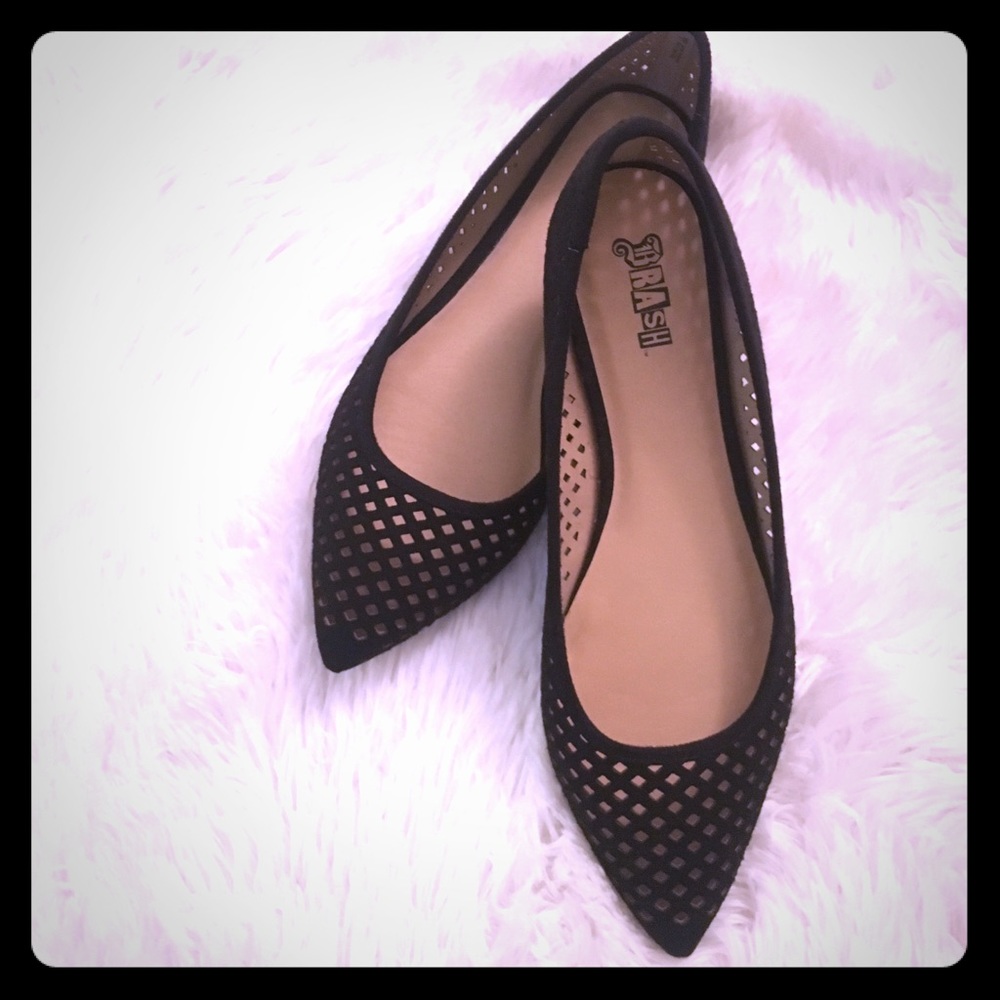 Meshed pointed toe flats